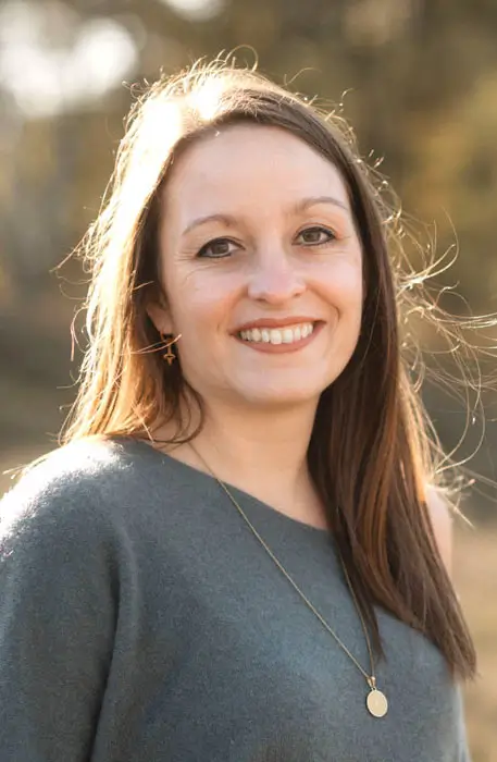 Armutsgefährdung Dortmund – Das Bild zeigt das Portrait von Jana Kadatz, der pädagogischen Leitung des Familienzentrums Stern im Norden.