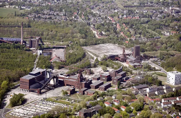 Einsatz gegen Kinderarmut – Das Luftbild zeigt die stillgelegte Zeche Zollverein im Ruhrgebiet.