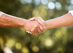 iStock-1371911833_Handshake